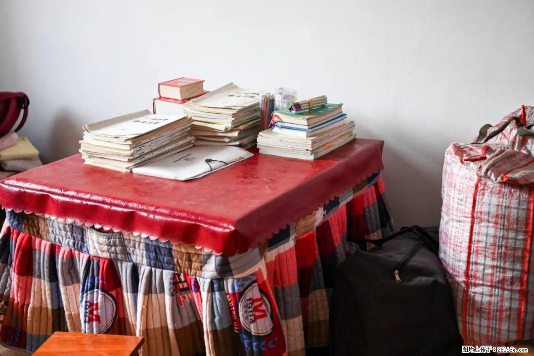 全网追的“扁担女孩”,找了一份暑假工,时薪12元 - 自贡生活资讯 - 自贡28生活网 zg.28life.com