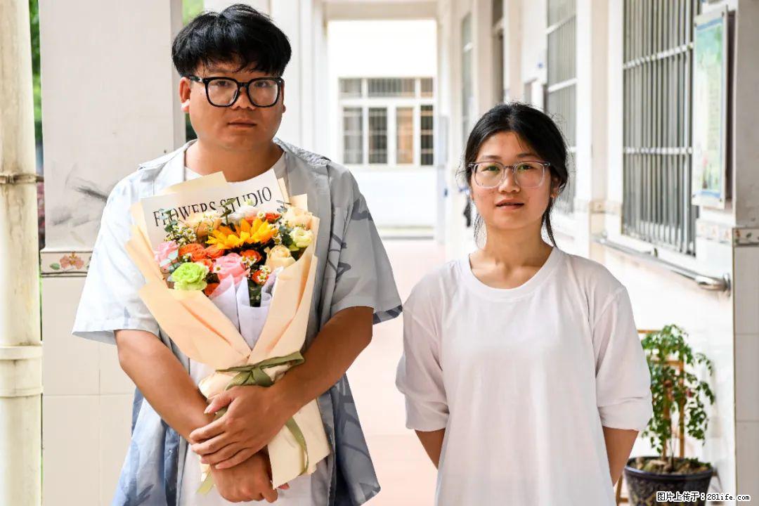 全网追的“扁担女孩”,找了一份暑假工,时薪12元 - 自贡生活资讯 - 自贡28生活网 zg.28life.com